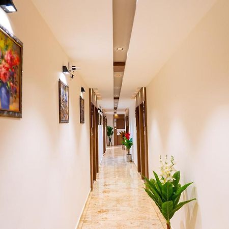 Hotel Lee Grand Ананд Экстерьер фото