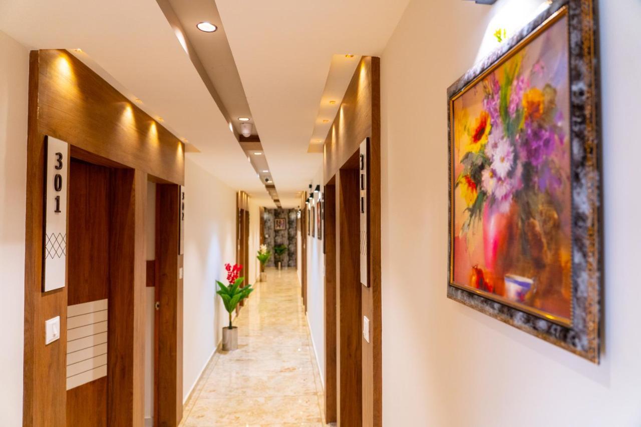 Hotel Lee Grand Ананд Экстерьер фото