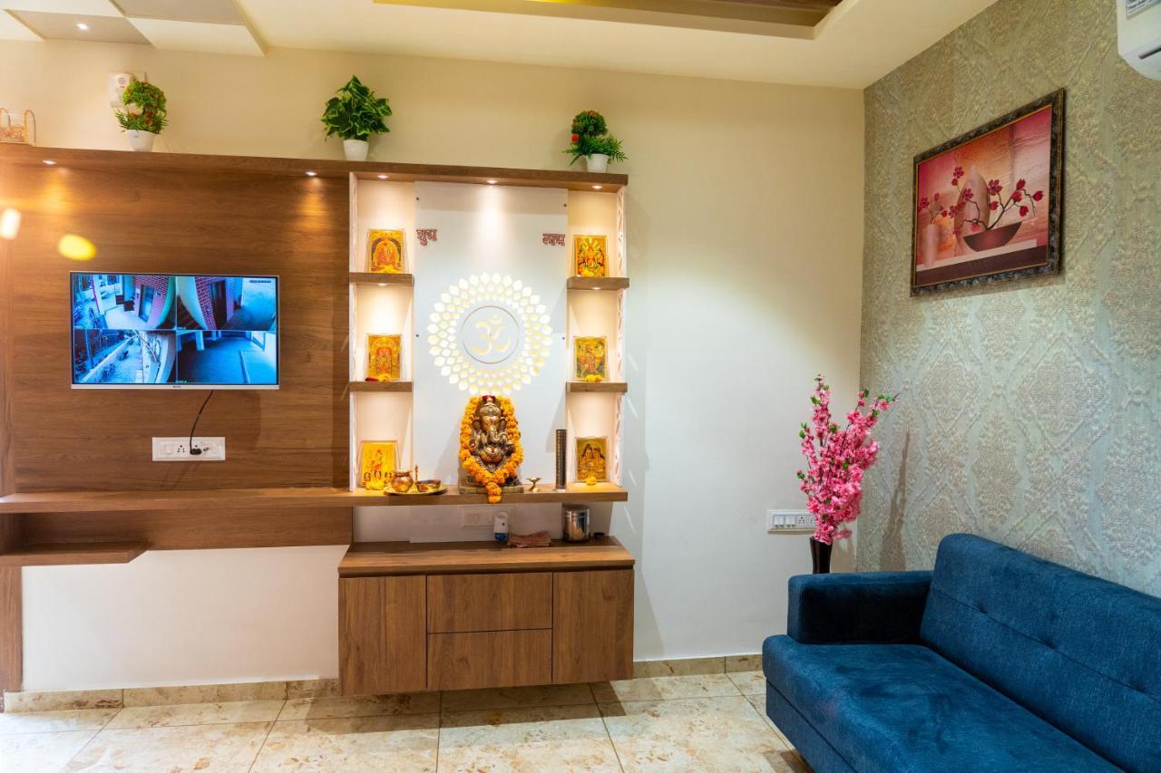 Hotel Lee Grand Ананд Экстерьер фото