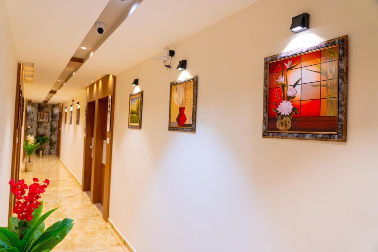 Hotel Lee Grand Ананд Экстерьер фото