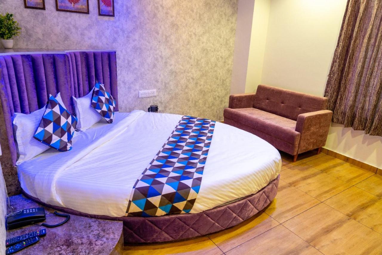 Hotel Lee Grand Ананд Экстерьер фото